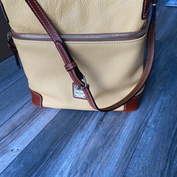 Dooney & Bourke Pebble Leather Crossbody Yellow Mustard - Picture 3 of 8